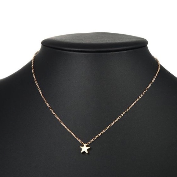 Jewelry - 🔥SALE🔥STAR PENDANT
